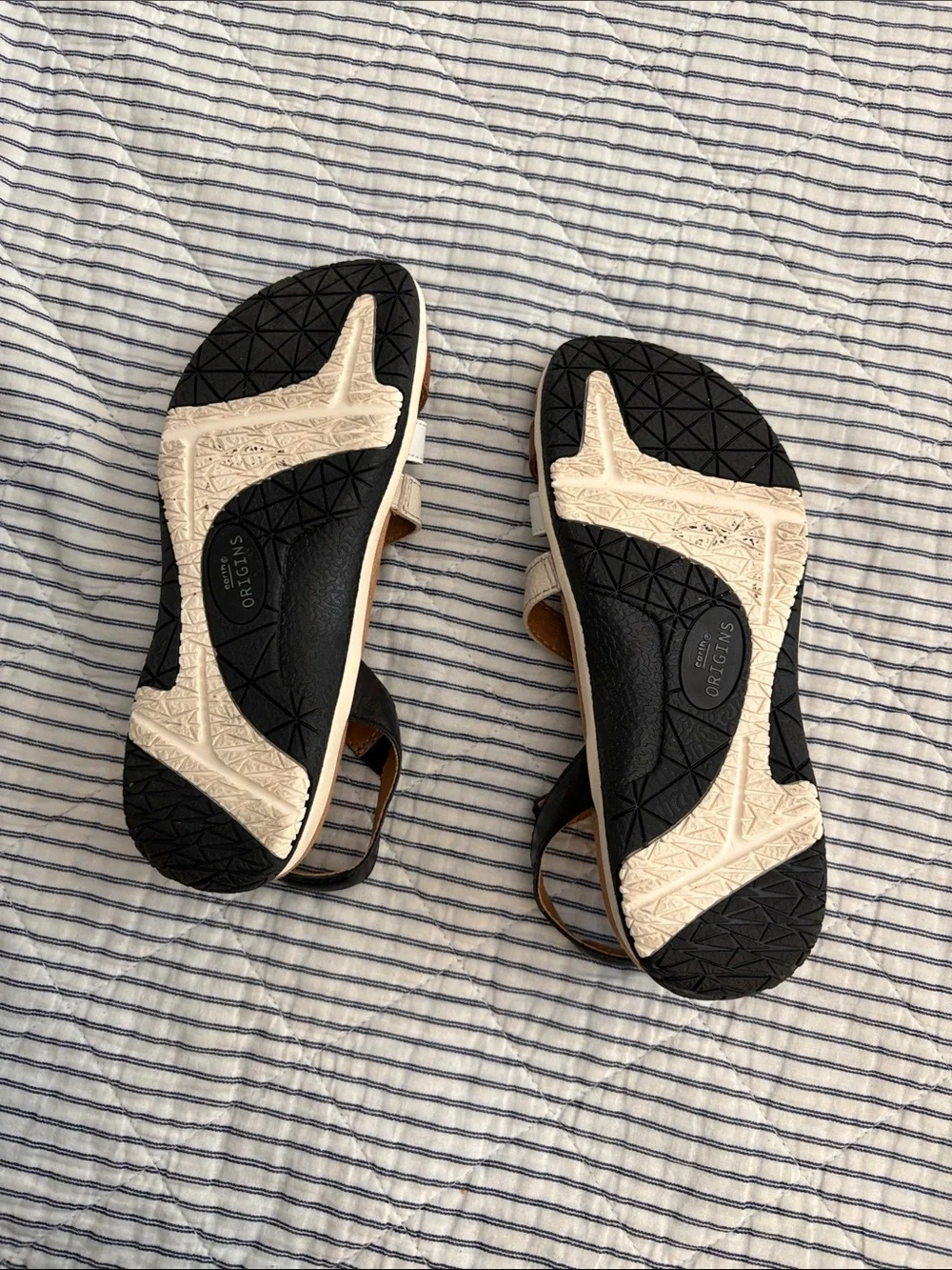 Earth Origins Women's Multi-Striped Neutral Leather Sandals size 7.5